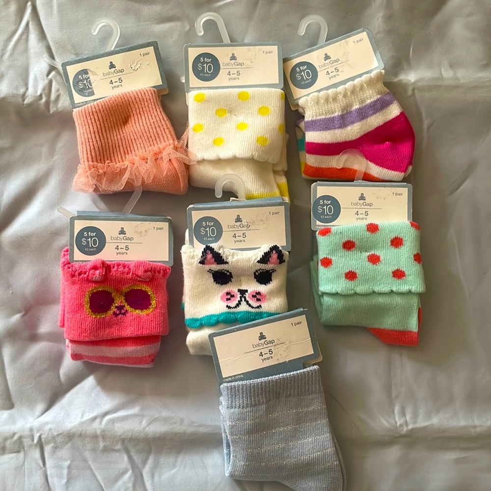 NWT Gap little girl socks size 4-5